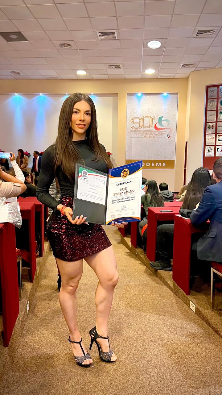 Certificación y graduación como entrenadora profesional